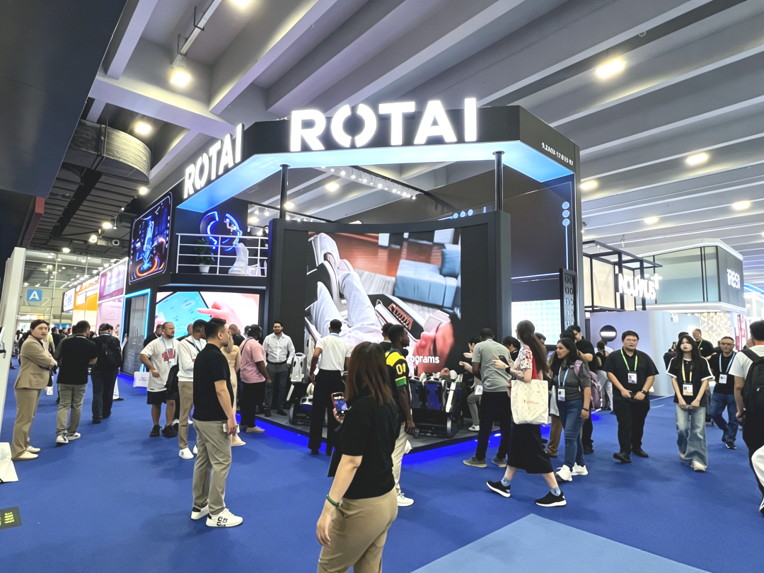 ROTAI stand at an international trade fair with buyers